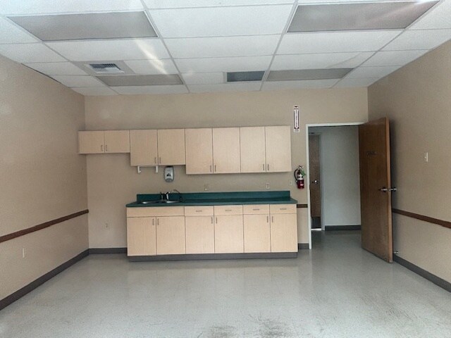 More Photos Of 3674 E Country Field Cir, Wasilla Storefront Retail Office For Sale