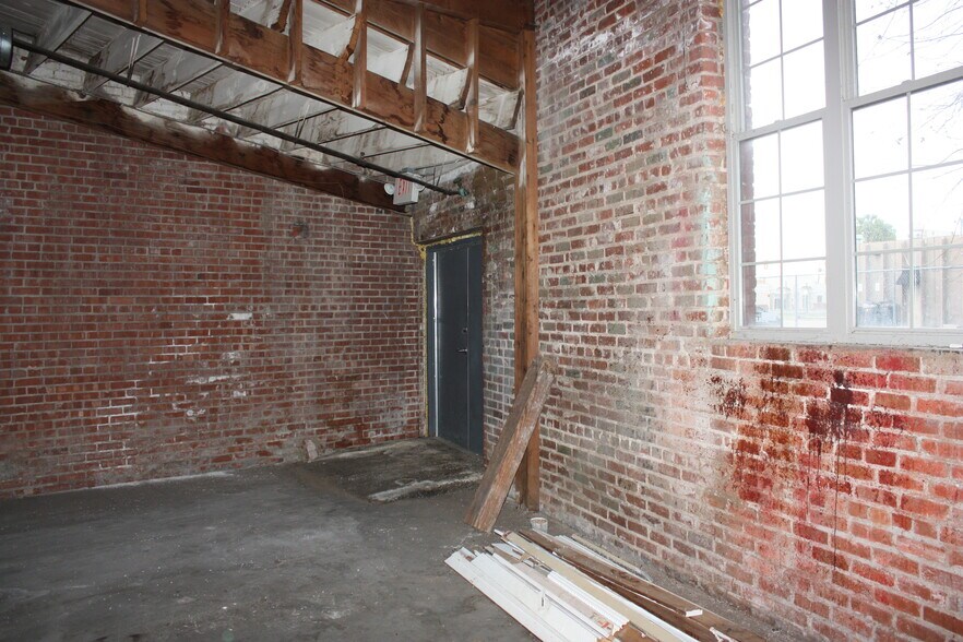 More Photos Of 1735 NW 5th St, Oklahoma City Warehouse For Sale