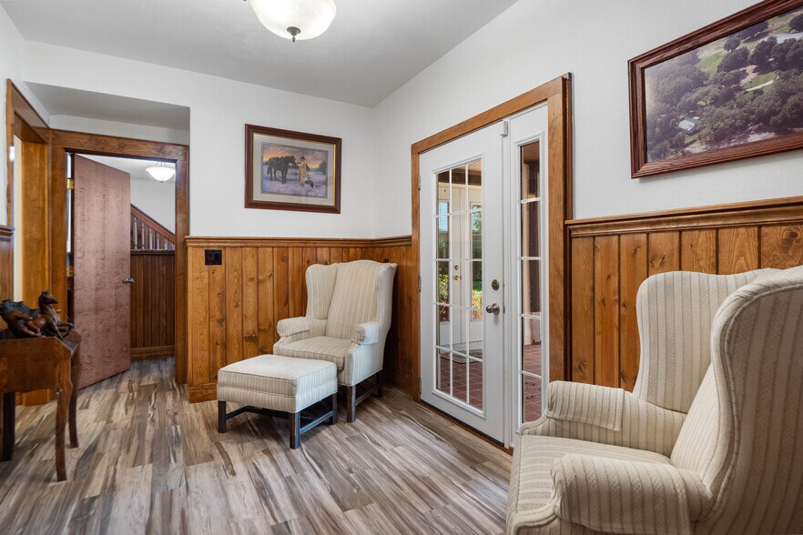 More Photos Of 123 Live Oak Ave, Daytona Beach Office Residential For Sale
