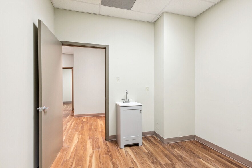 More Photos Of 4520 Wichers Dr, Marrero Medical For Lease