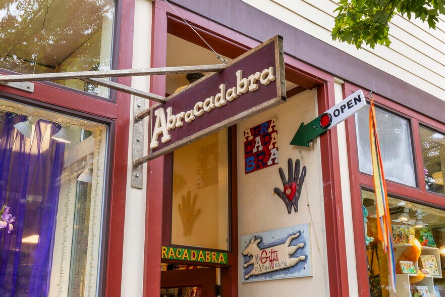 More Photos Of 936 Water St, Port Townsend Storefront Retail Residential For Sale