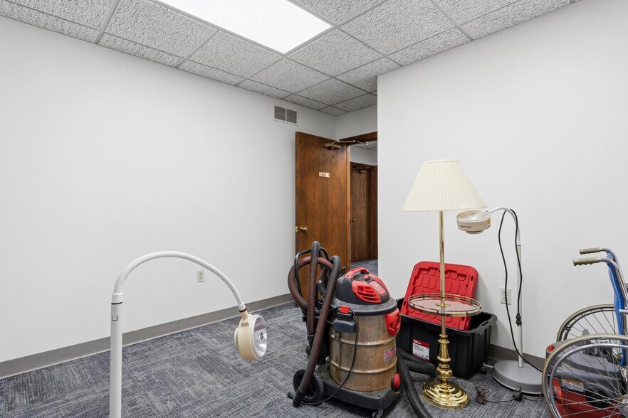 More Photos Of 244 Wilson Dr, Xenia Medical For Sale