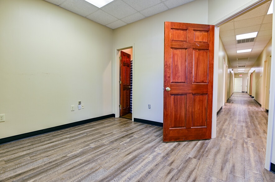 More Photos Of 4124 Us-278 Hwy, Covington Office For Sale