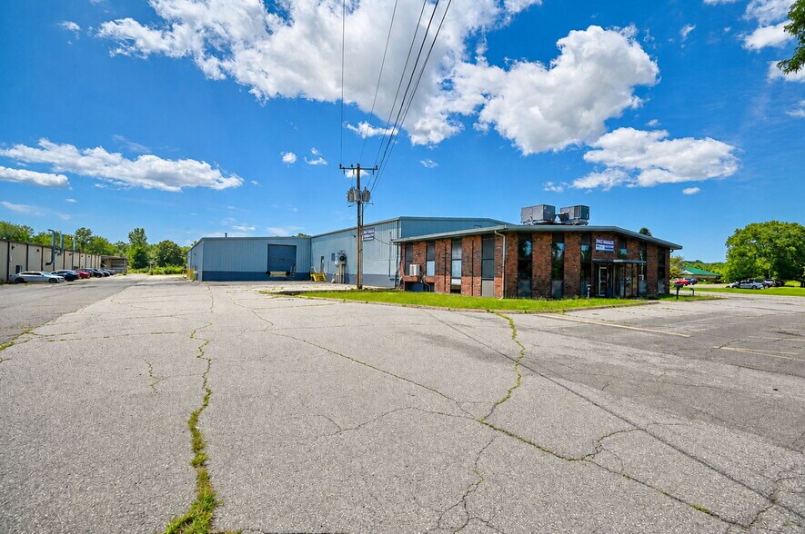 More Photos Of 481 Sullivan Ave, South Windsor Manufacturing For Lease