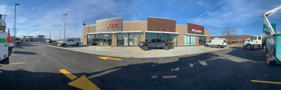 Primary Photo Of 1831 W Reynolds St, Pontiac Storefront Retail Office For Lease