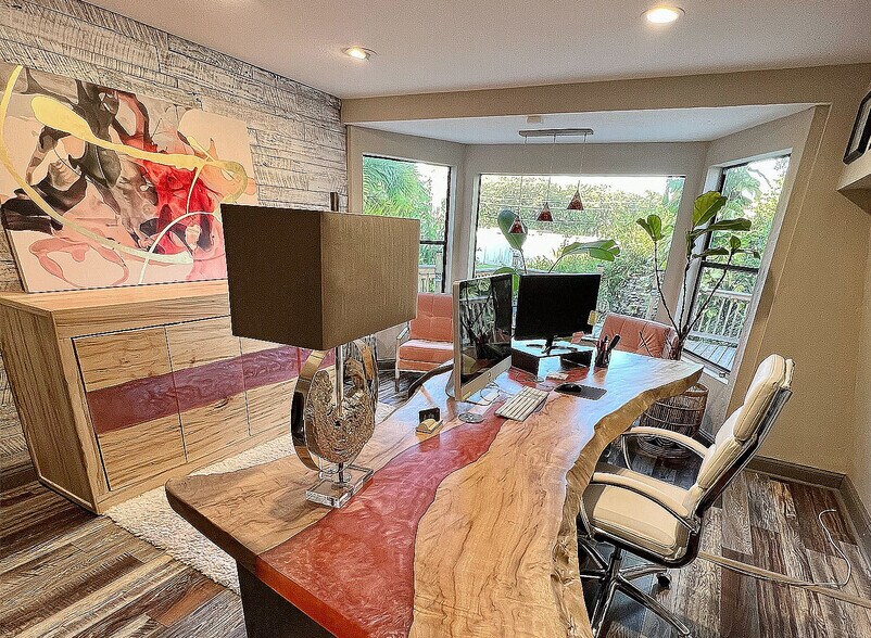 More Photos Of 2231-2233 Nursery Rd, Clearwater Loft Creative Space For Lease