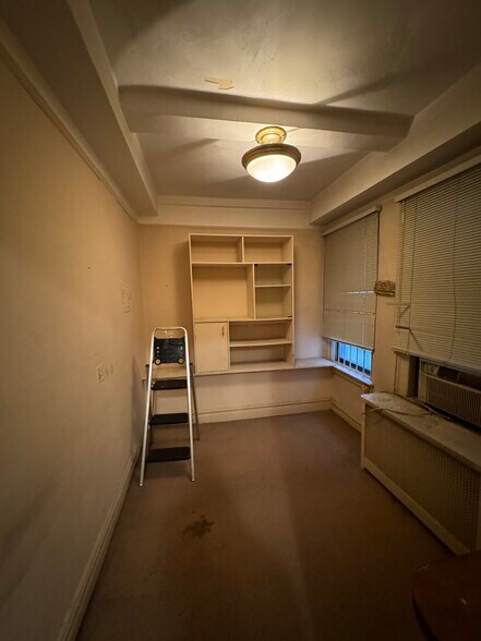 More Photos Of 145 W 71st St, New York Apartments For Lease