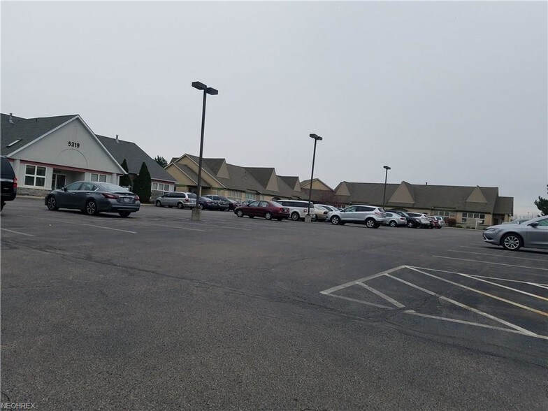 More Photos Of 5319 Meadow Ln, Elyria Medical For Sale
