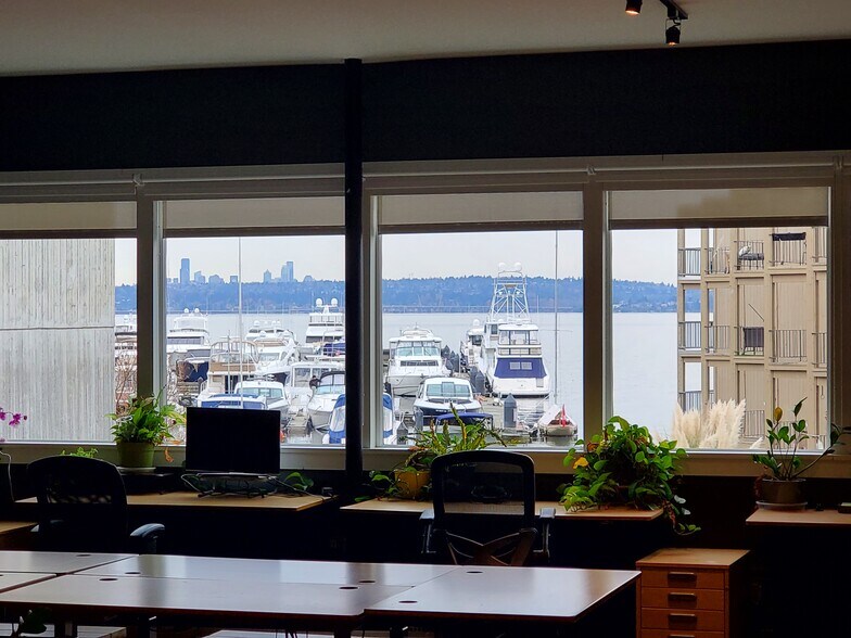 More Photos Of 123 Lake St, Kirkland Storefront For Lease