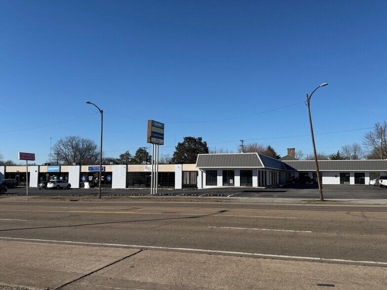 More Photos Of 2115-2131 E Magnolia ave, Knoxville Storefront For Sale