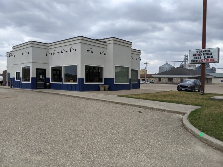 More Photos Of 703 N Main St, Pine Island Fast Food For Lease
