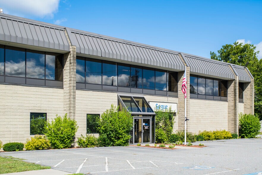 More Photos Of 70 Industrial Ave E, Lowell Research And Development For Lease