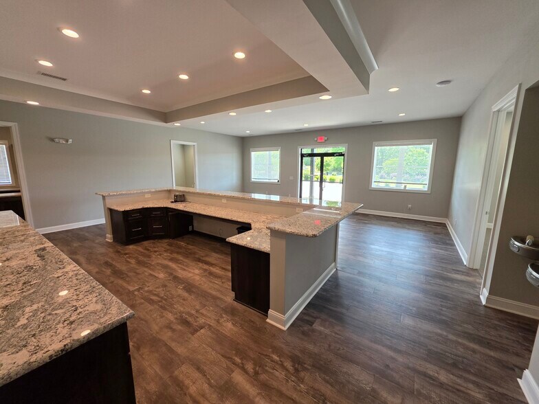 More Photos Of 196 Annette Dr, Benson Office For Sale