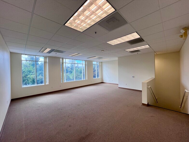 More Photos Of 1116 Cadillac Ct, Milpitas Flex For Lease