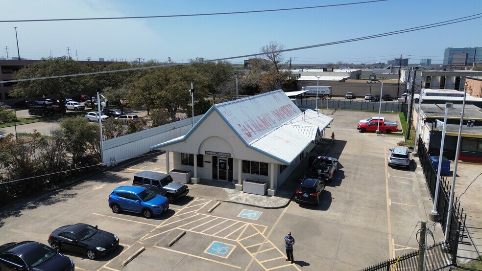 More Photos Of 9322 LBJ Fwy, Dallas Fast Food For Lease