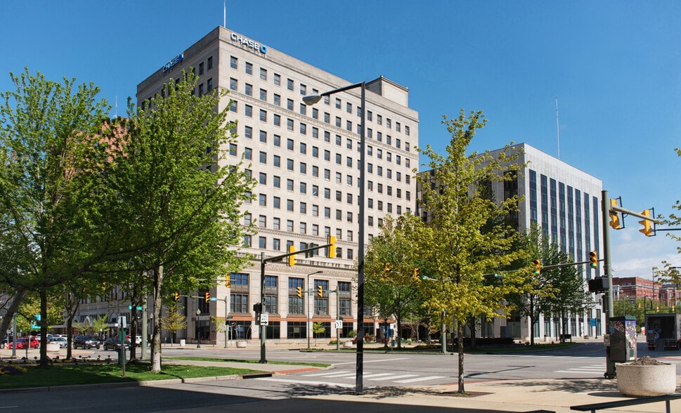More Photos Of 6 W Federal St, Youngstown Office For Sale