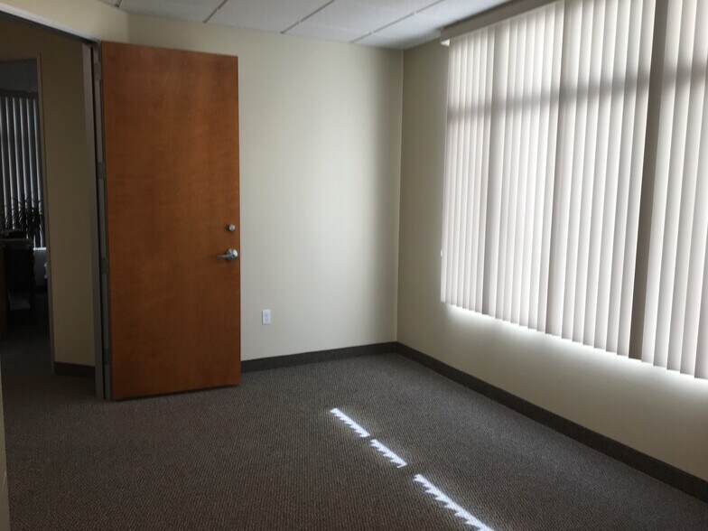 More Photos Of 5488 Reno Corporate Dr, Reno Medical For Lease