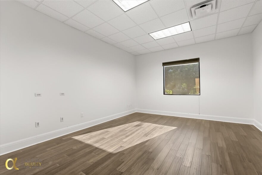 More Photos Of 201 Specialty Pt, Sanford Showroom For Lease