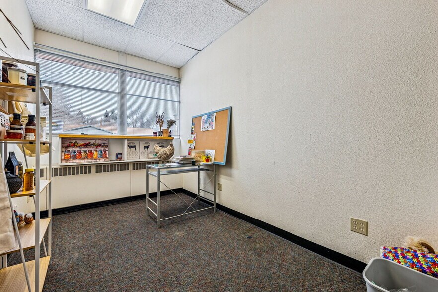 More Photos Of 658 S East St, Bayfield Flex For Sale