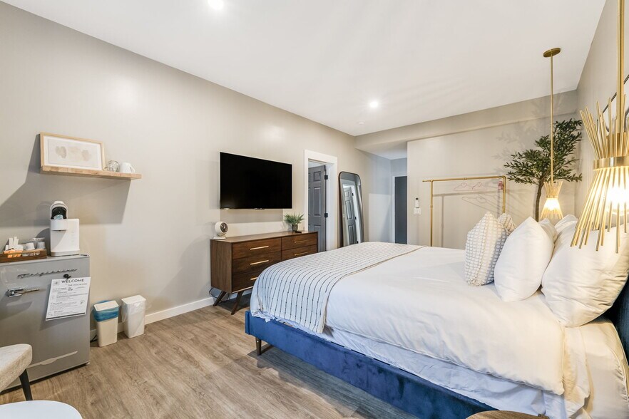 More Photos Of 4102 Soco Rd, Maggie Valley Hotel For Sale