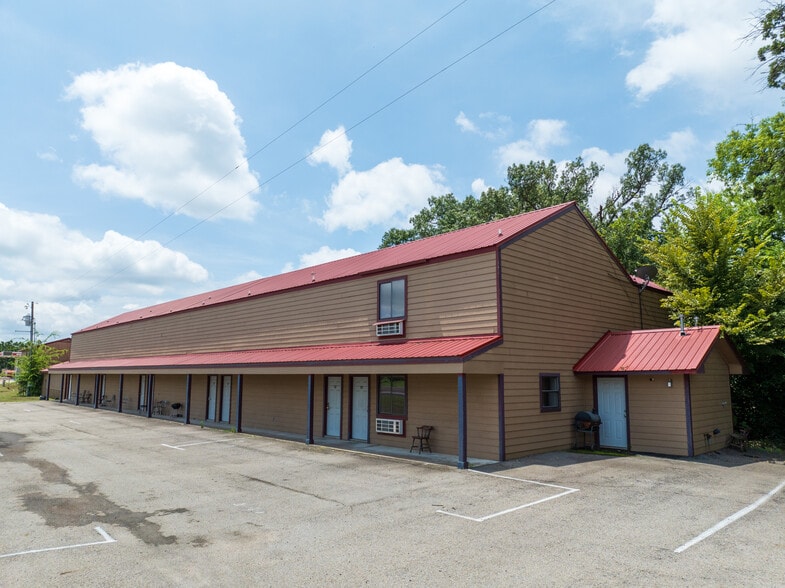 More Photos Of 3035 W Highway 154, Quitman Hotel For Sale