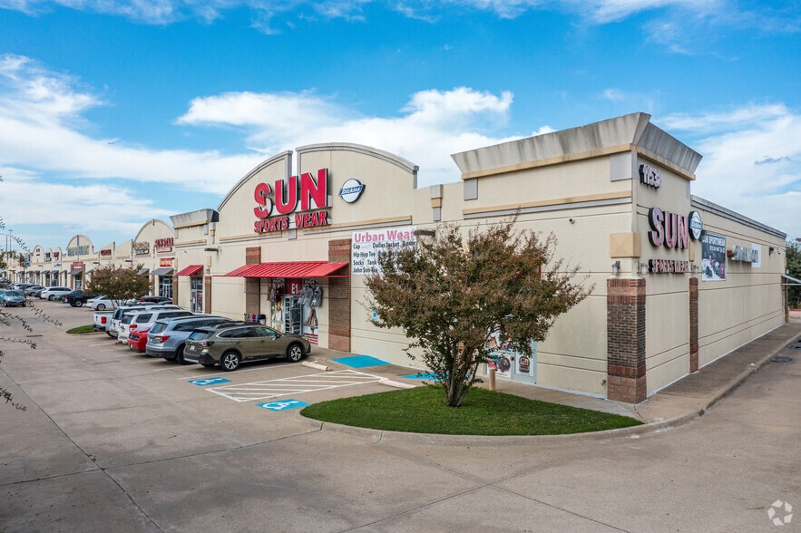 More Photos Of 11538 Harry Hines Blvd, Dallas General Retail For Sale