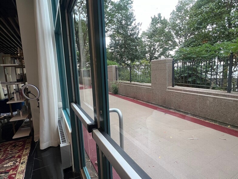 More Photos Of 21 South End Ave, New York Apartments For Lease