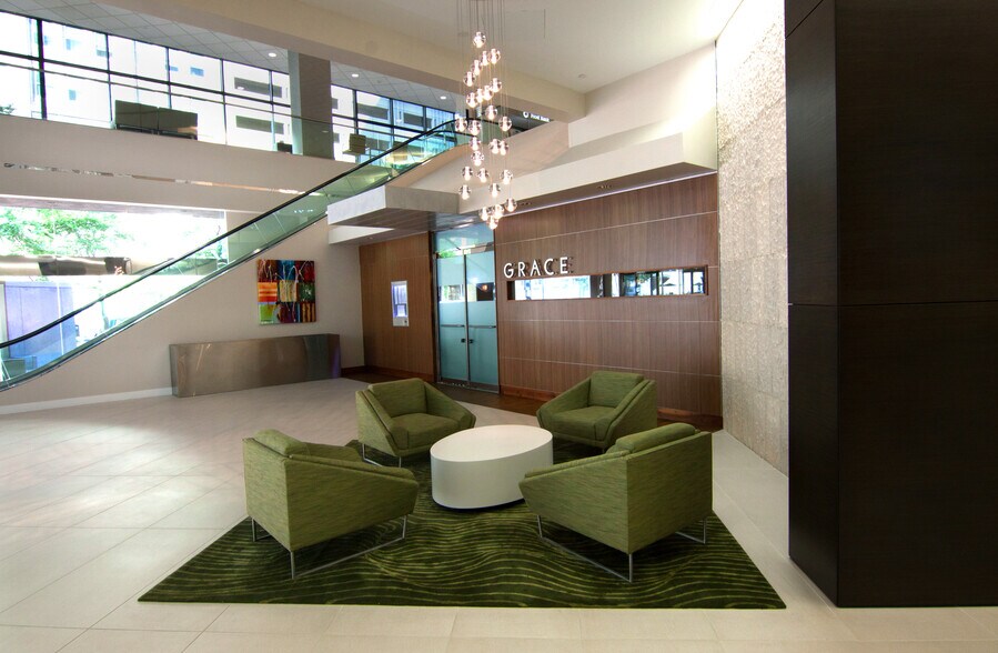 More Photos Of 777 Main St, Fort Worth Office For Lease