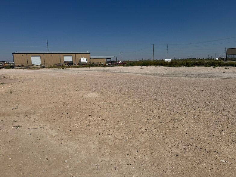 More Photos Of 8716 W County Road 130, Midland Warehouse For Lease