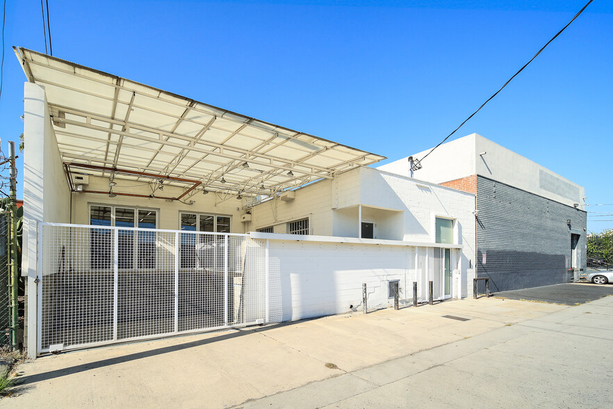 Primary Photo Of 1329 E 3rd St, Los Angeles Showroom For Lease