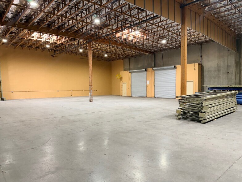 More Photos Of 5141 Procyon St, Las Vegas Warehouse For Lease