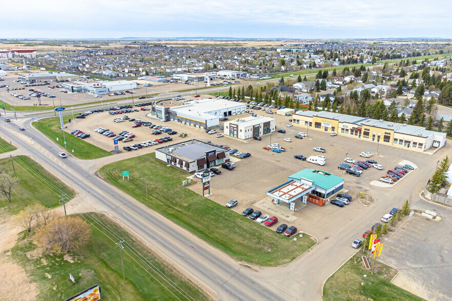 More Photos Of 2602 50 Av, Lloydminster Showroom For Sale