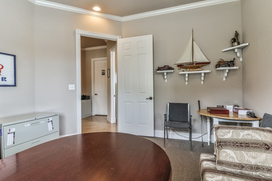 More Photos Of 5501 Louetta Rd, Spring Office For Sale