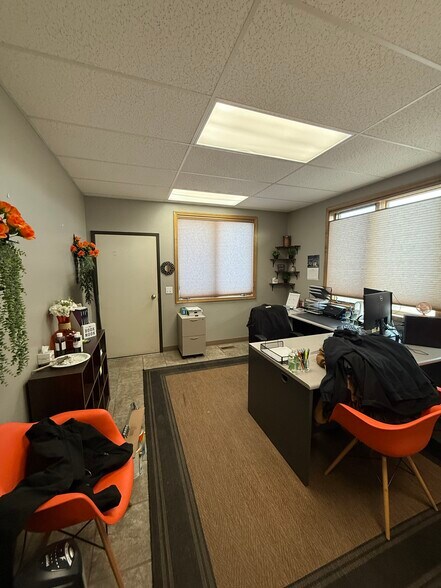 More Photos Of 2990 N Townsend Ave, Montrose Light Distribution For Sale