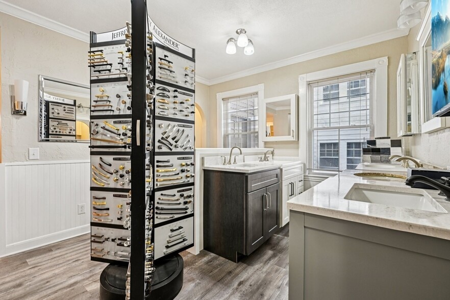 More Photos Of 327 Central St, Saugus Office For Sale