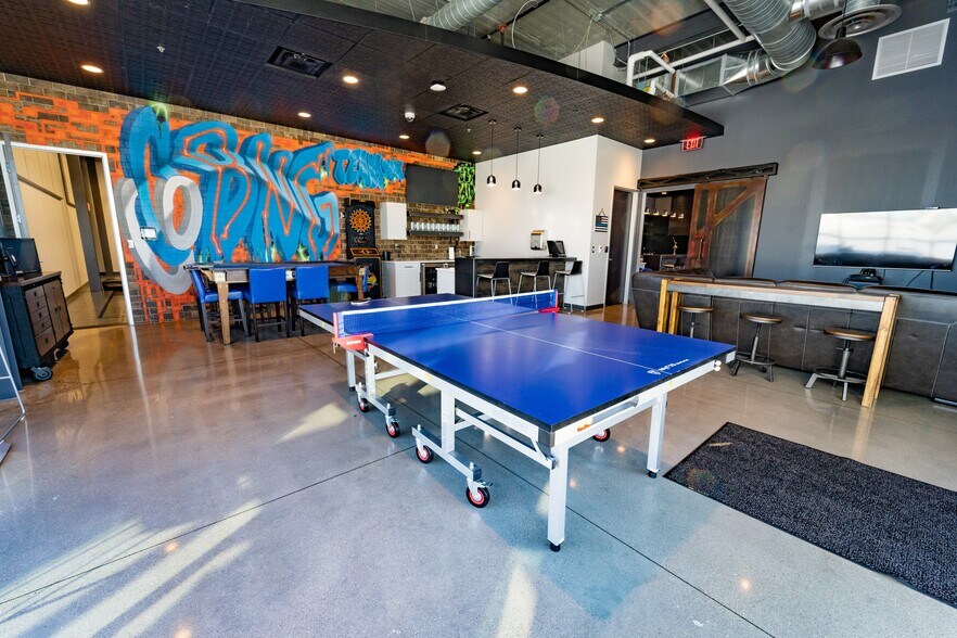 More Photos Of 3285 47th St S, Fargo Office For Sale