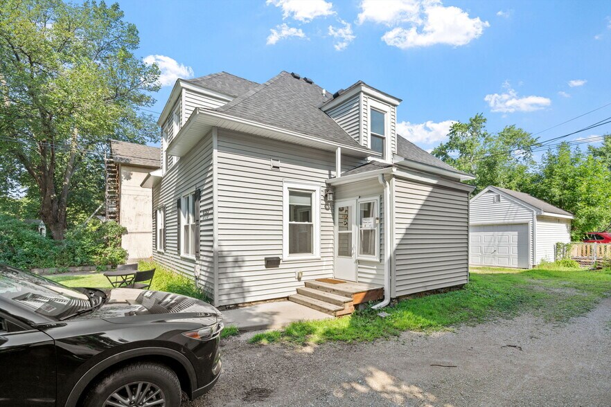 More Photos Of 1704 Jefferson St NE, Minneapolis Apartments For Sale