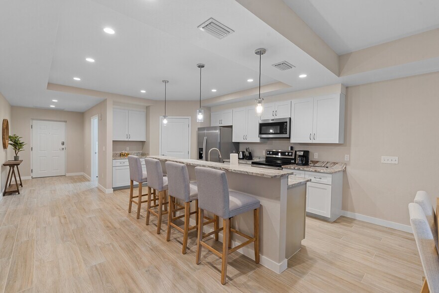 More Photos Of 5126 Coronado Pky, Cape Coral Apartments For Sale