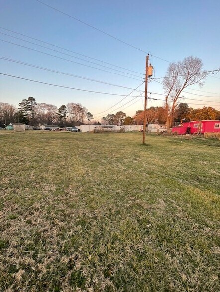 More Photos Of 104 McKee Cir, Belmont Manufactured Housing Mobile Home Park For Sale