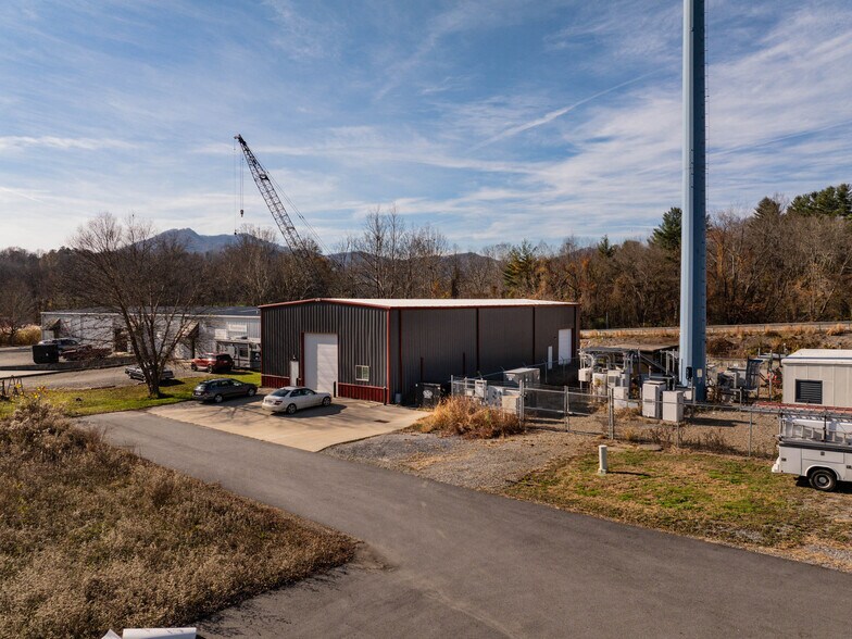 More Photos Of 80 Allegiance ln, Waynesville Warehouse For Lease