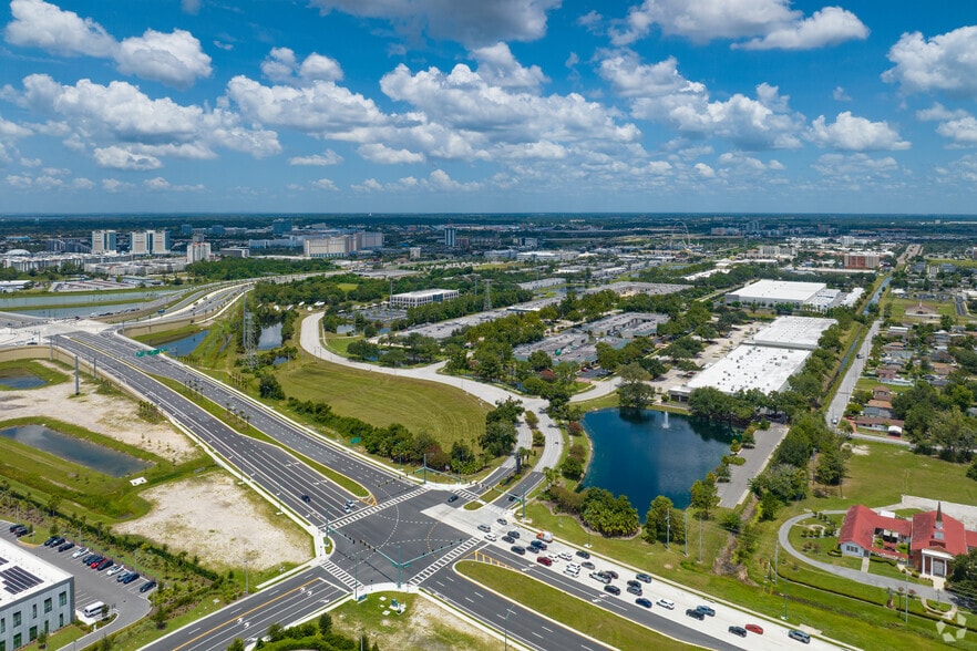 More Photos Of 7300-7356 Greenbriar Pky, Orlando Unknown For Lease