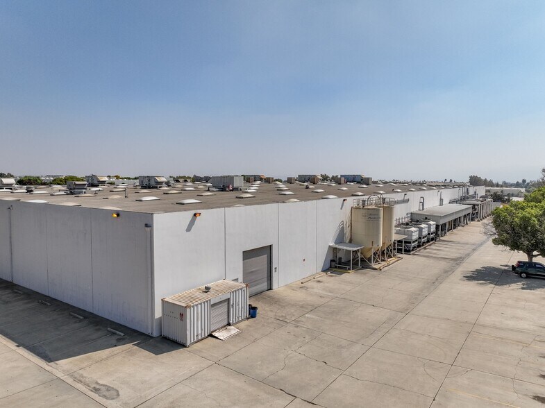 More Photos Of 1930 S Parco Ave, Ontario Industrial For Sale