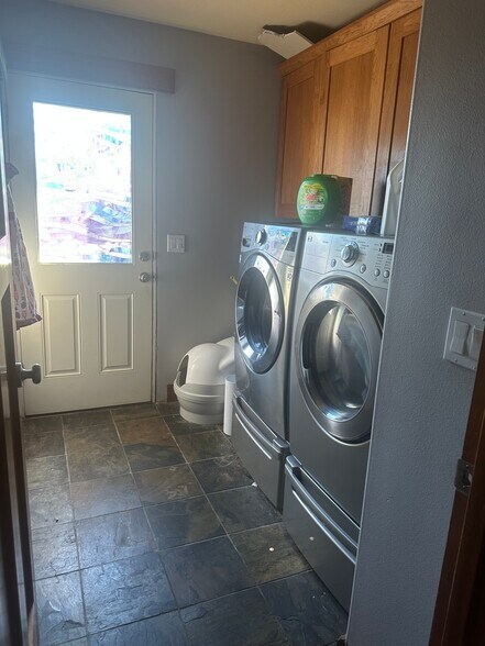 More Photos Of 1749 22nd St, Hood River Specialty For Sale