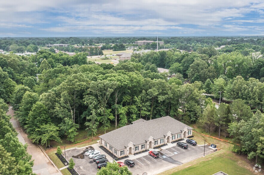 More Photos Of 7947 Players Forest Dr, Memphis Office For Lease