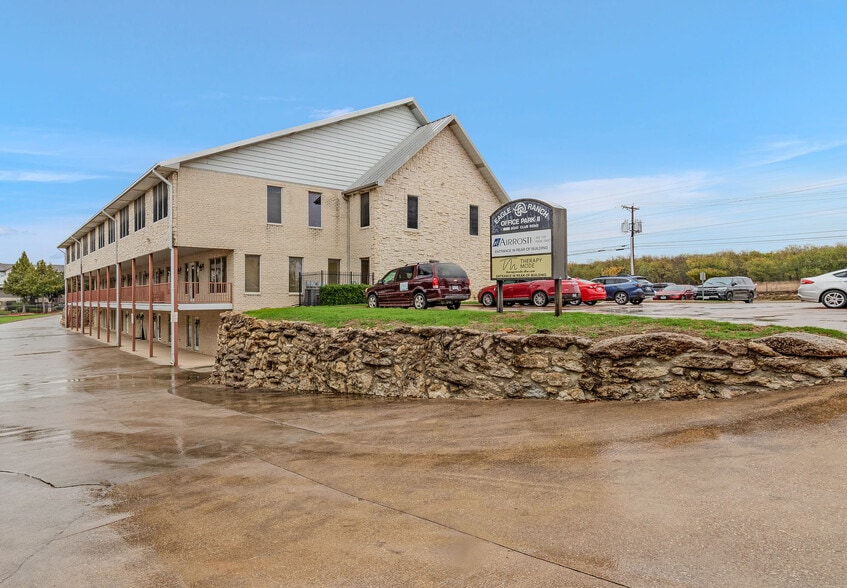 More Photos Of 8101 Boat Club Rd, Fort Worth Office For Lease