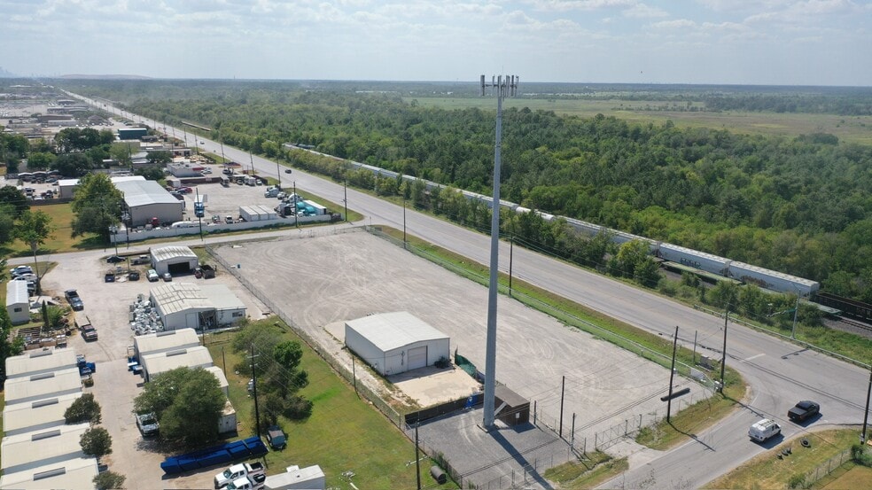 More Photos Of 16190 Miller Rd, Houston Warehouse For Lease