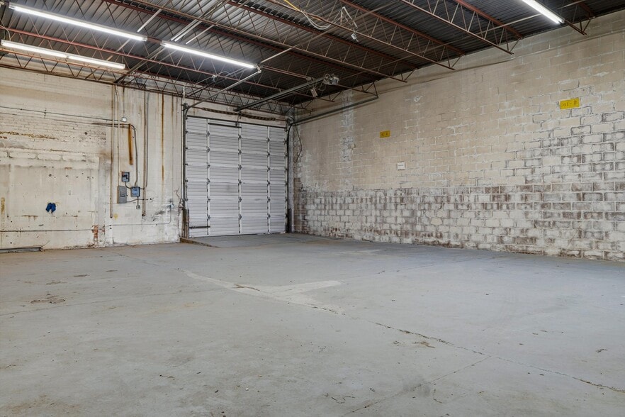 More Photos Of 215 N Western Ave, Oklahoma City Warehouse For Sale