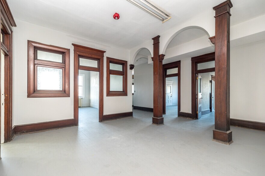 More Photos Of 210 W Main St, Lansdale Bank For Lease