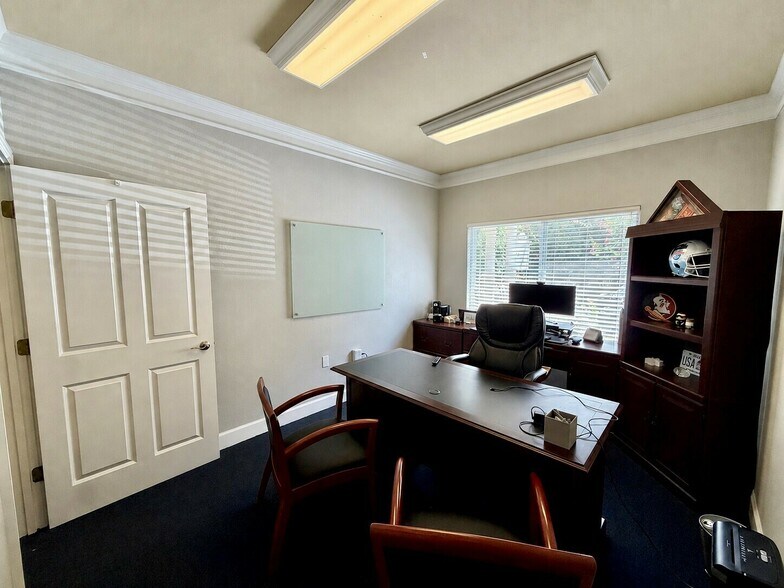 More Photos Of 1618 Mahan Center Blvd, Tallahassee Office For Sale