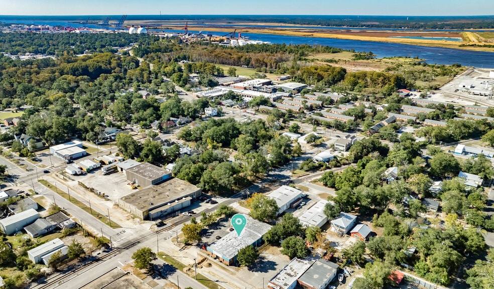 More Photos Of 1316 S 5th Ave, Wilmington Service For Sale